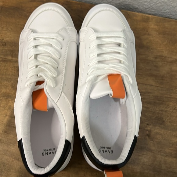 Evans Trim Trainer Savanah White size 10WW NEW - Picture 4 of 7